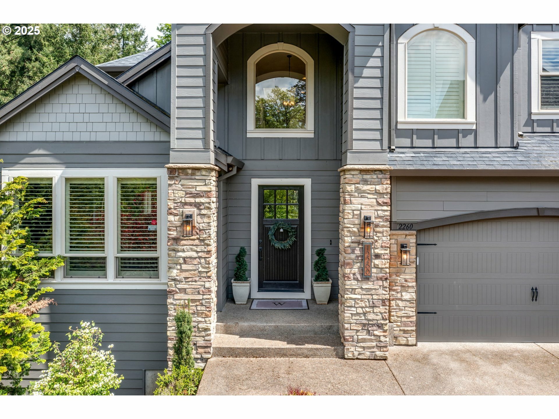 Property Photo: 12260 SW 13th Ct OR 97219