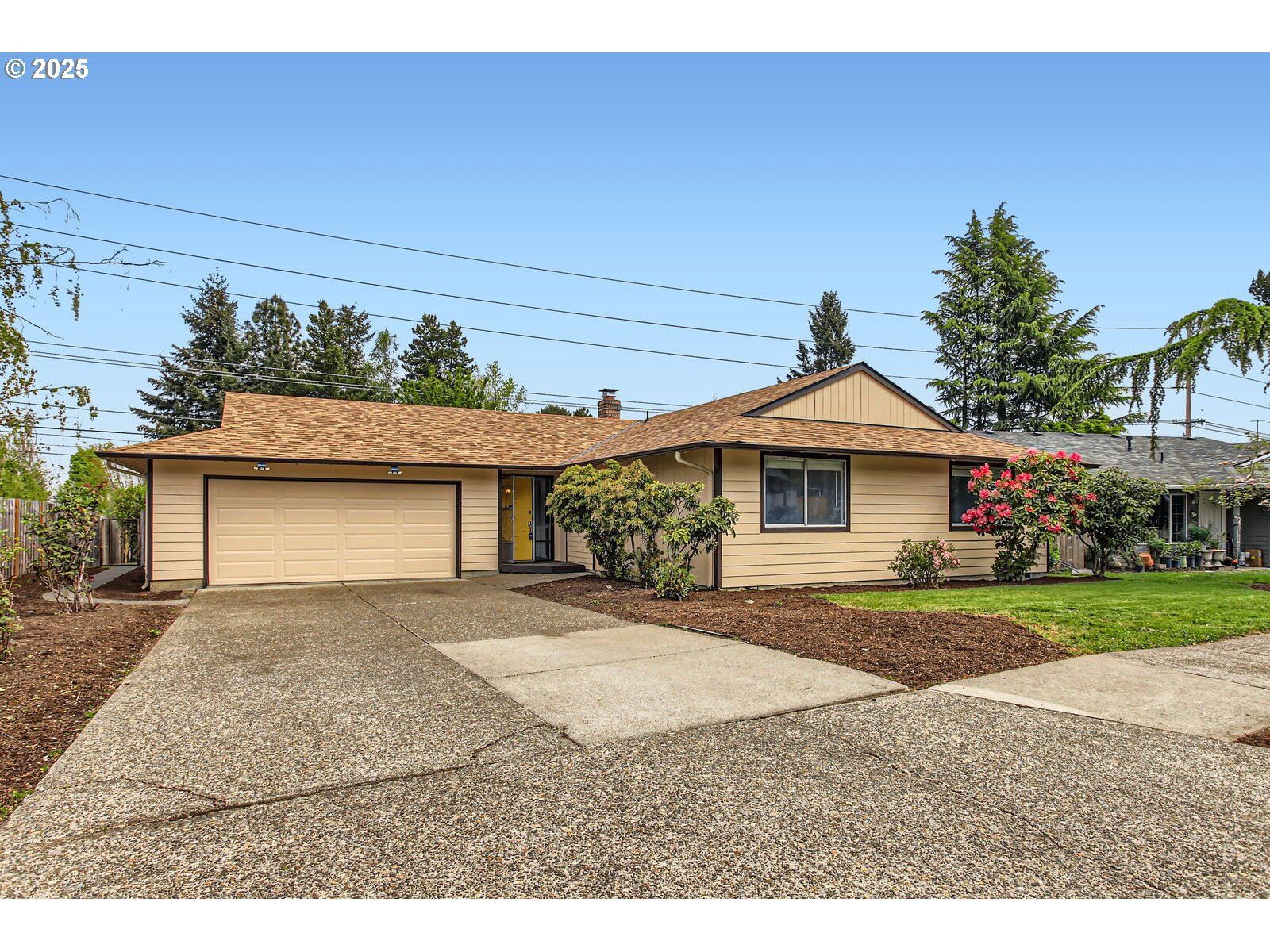 Property Photo:  9295 SW Klamath Ct  OR 97062 