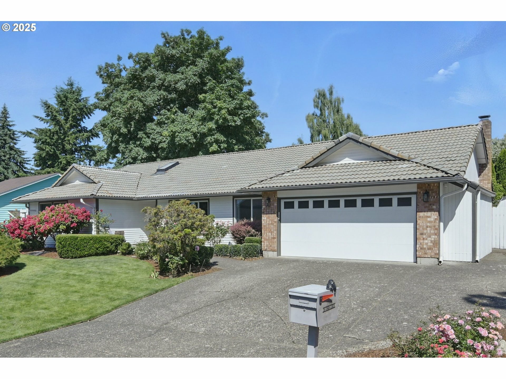 Property Photo:  2318 SE Park Crest Ave  WA 98683 