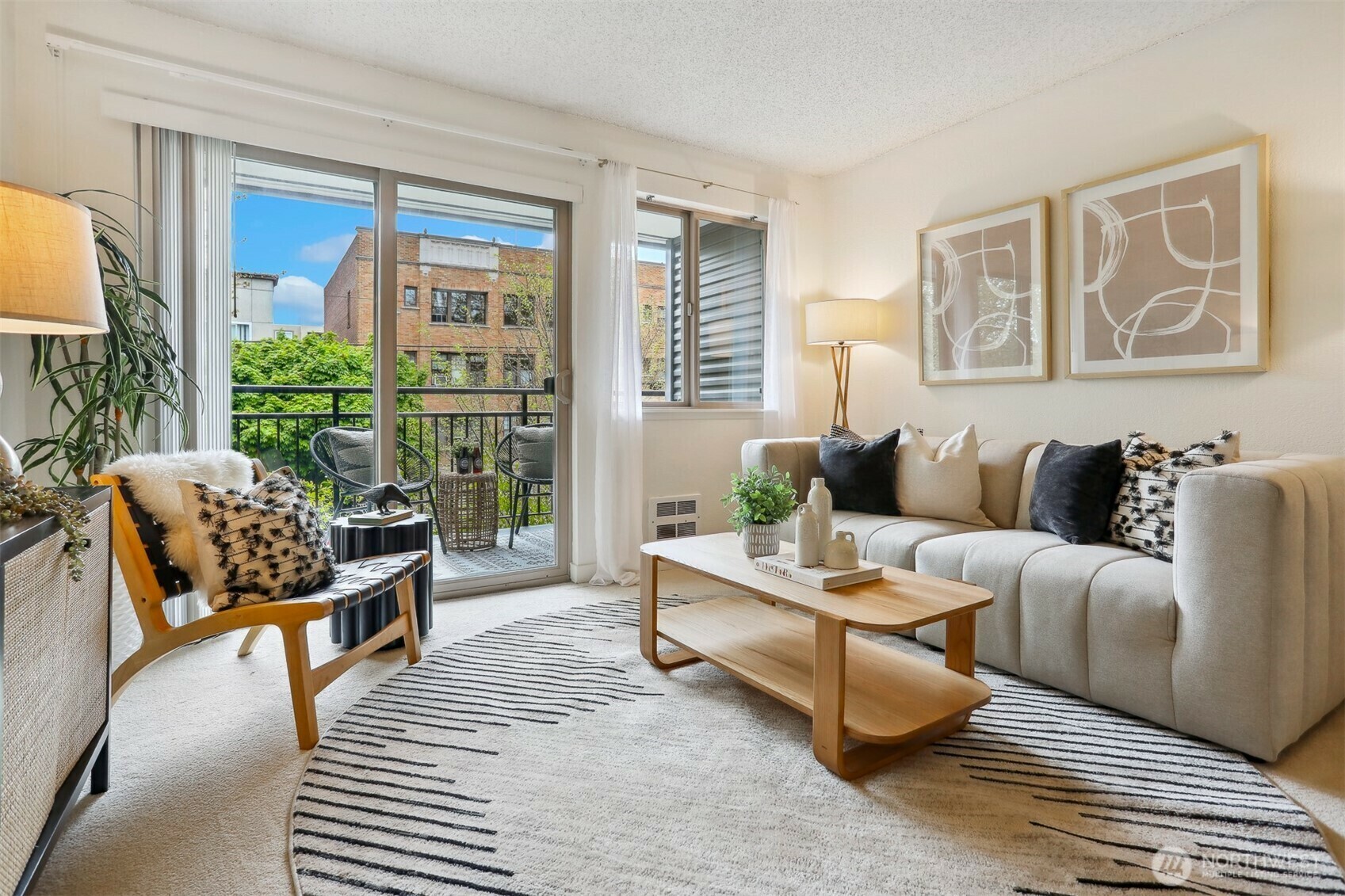 Property Photo: 275 W Roy Street 216 WA 98119