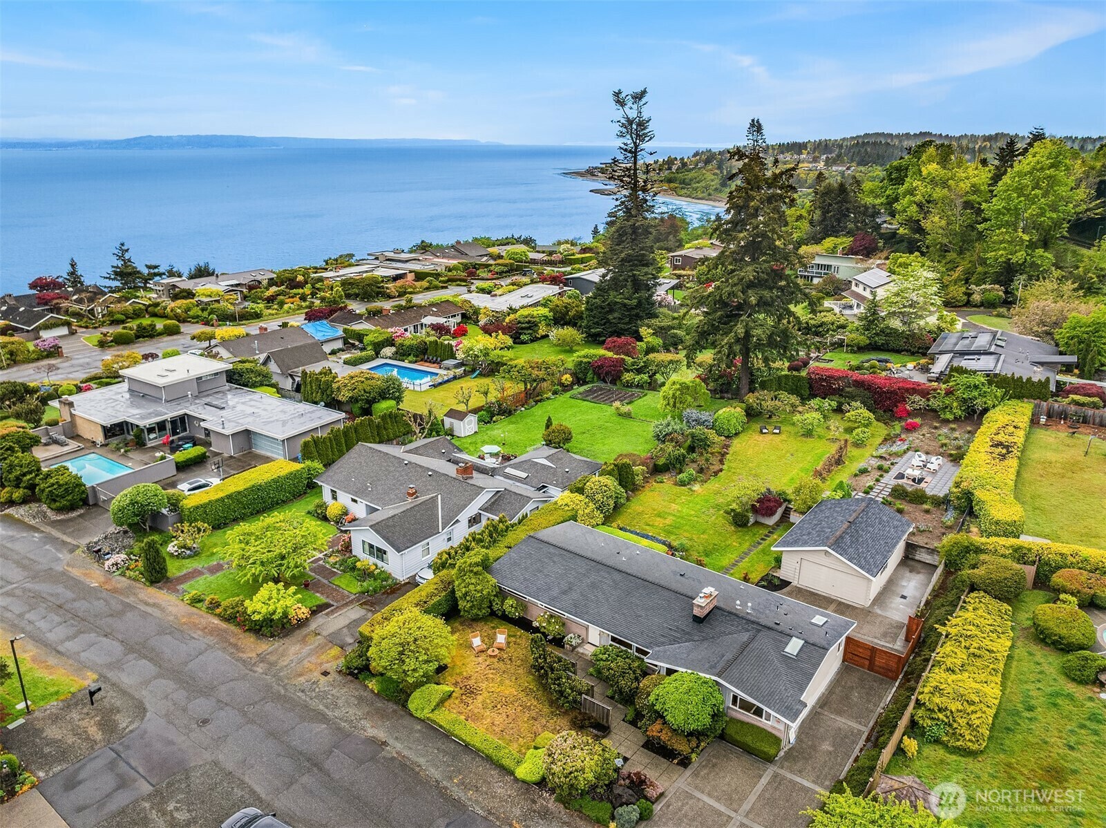 Property Photo:  1526 NW 167th Street  WA 98177 