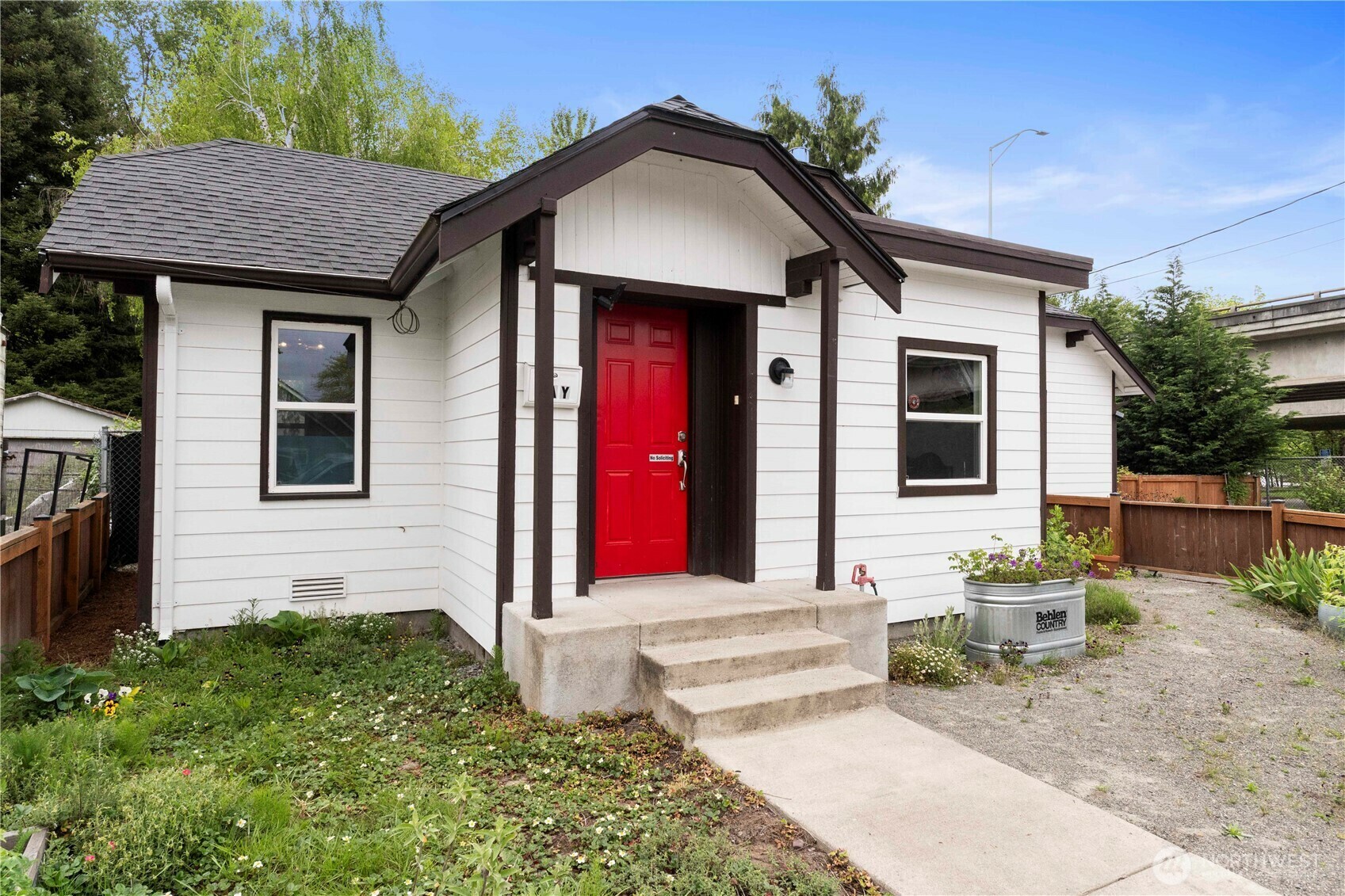 Property Photo: 821 2nd Avenue NE WA 98372