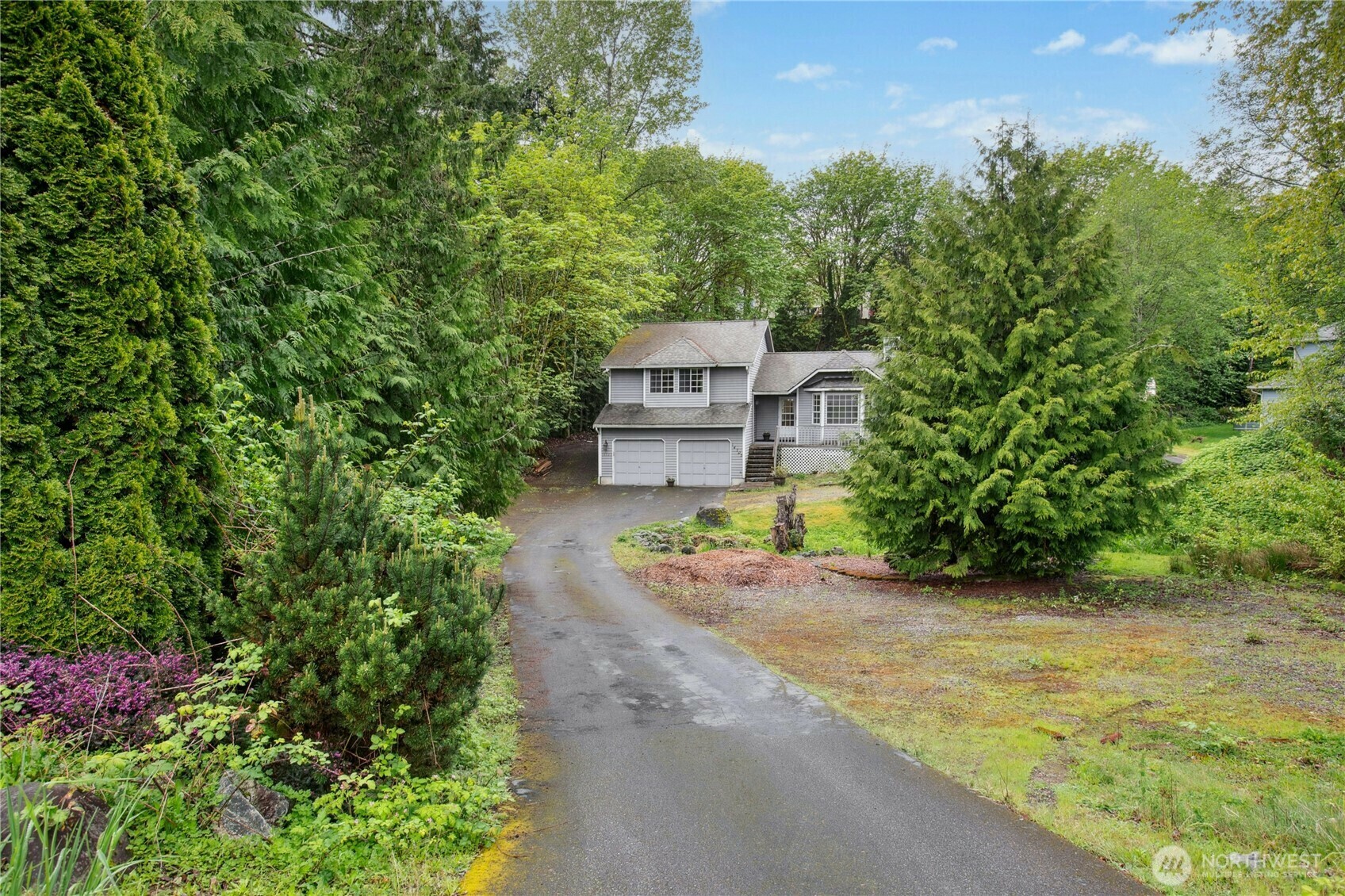 Property Photo: 14725 88th Avenue NE WA 98028