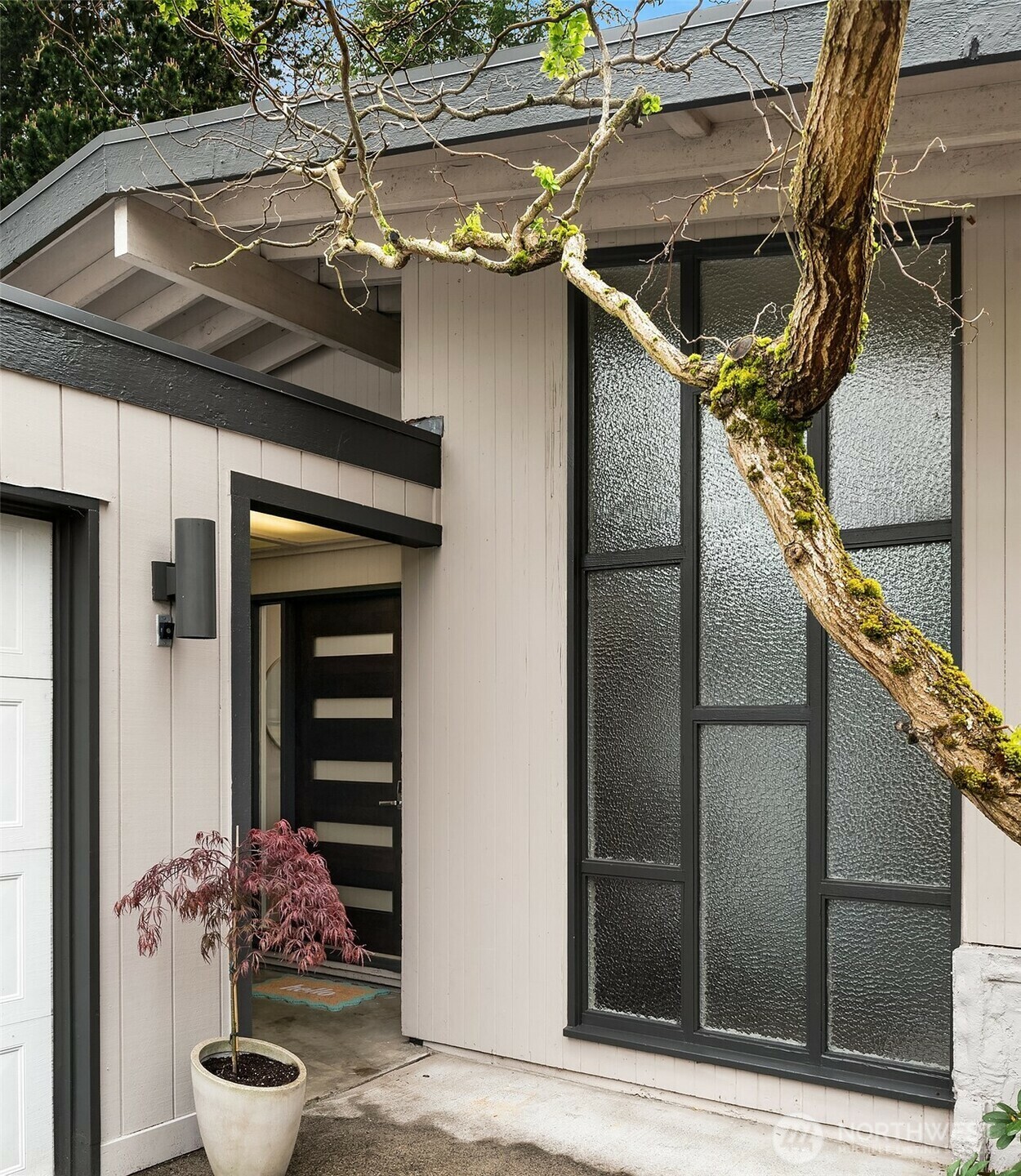 Property Photo: 3865 80th Avenue SE WA 98040