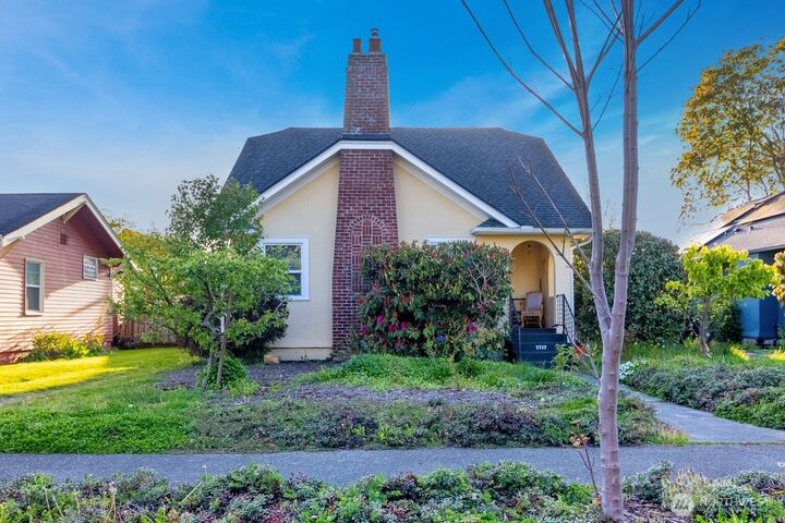 Property Photo: 2717 Walnut Street WA 98225