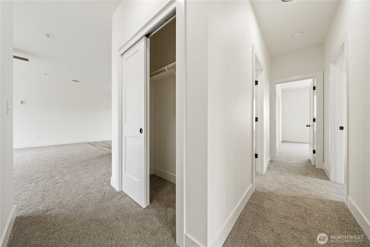 Property Photo:  1169 E Mt Hood Street  WA 99344 
