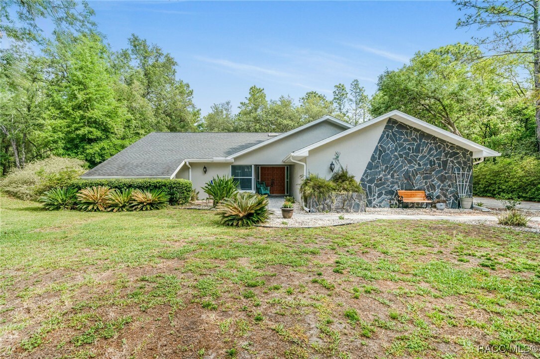 Property Photo:  1185 E Getty Lane  FL 34442 
