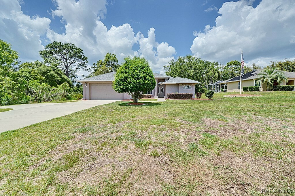 Property Photo: 52 Greenpark Boulevard FL 34446