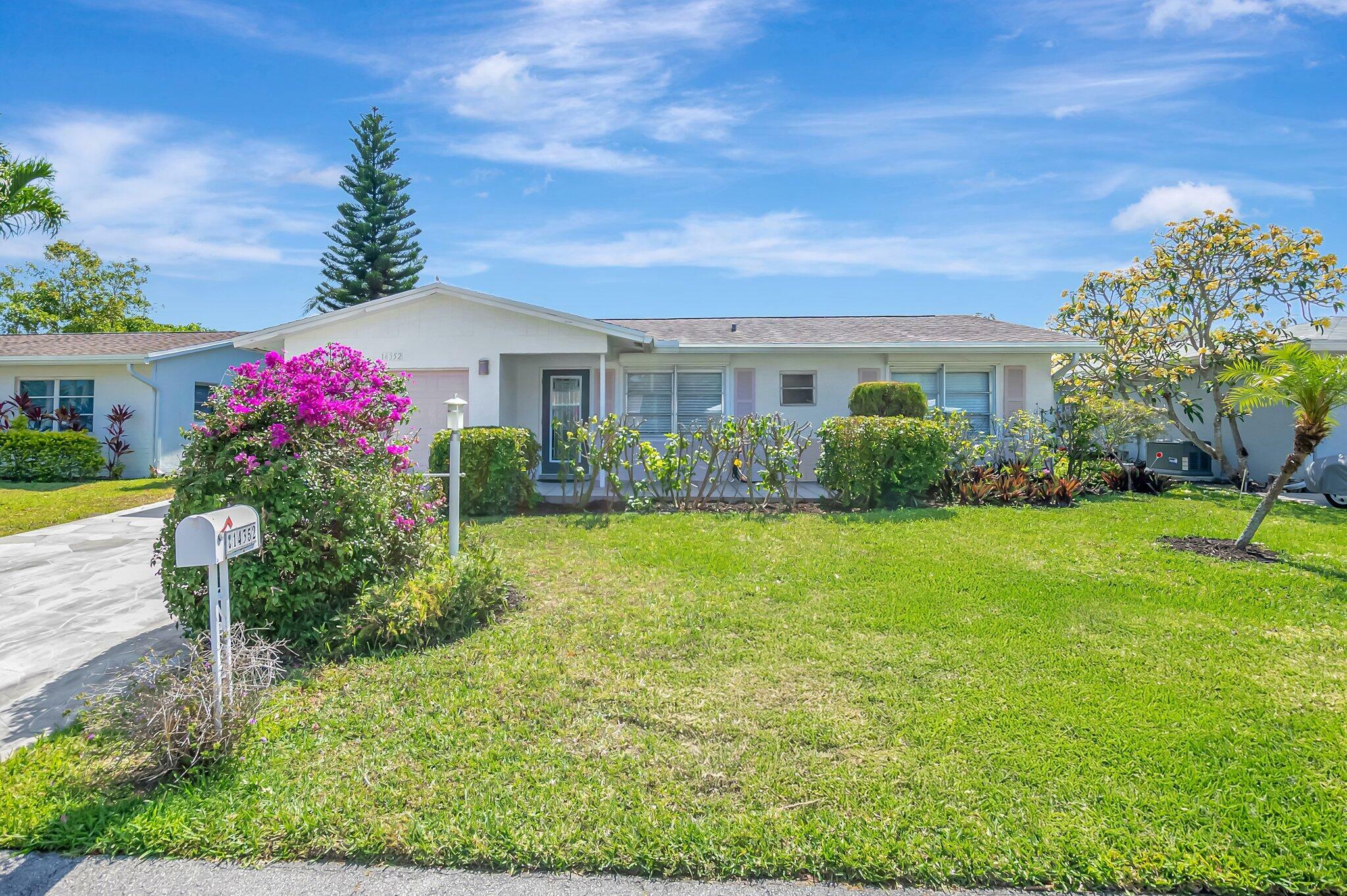 Property Photo: 14352 Amapola Drive Drive FL 33484