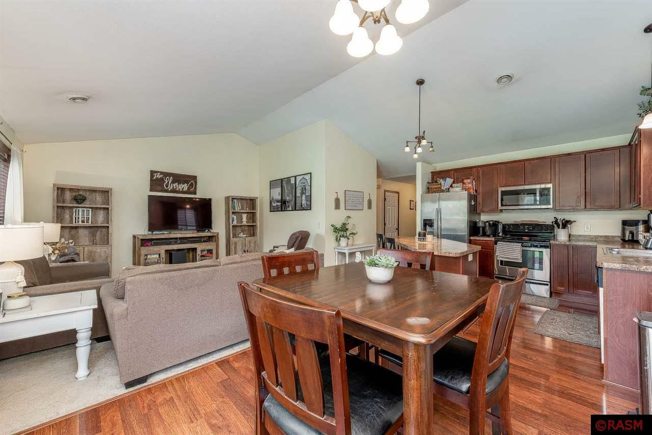 Property Photo: 665 Tomahawk Court MN 56063