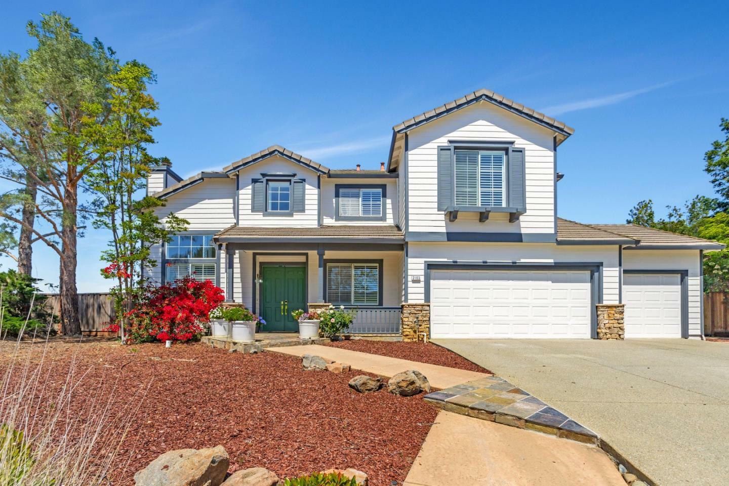 Property Photo:  3163 Hawkcrest Circle  CA 95135 