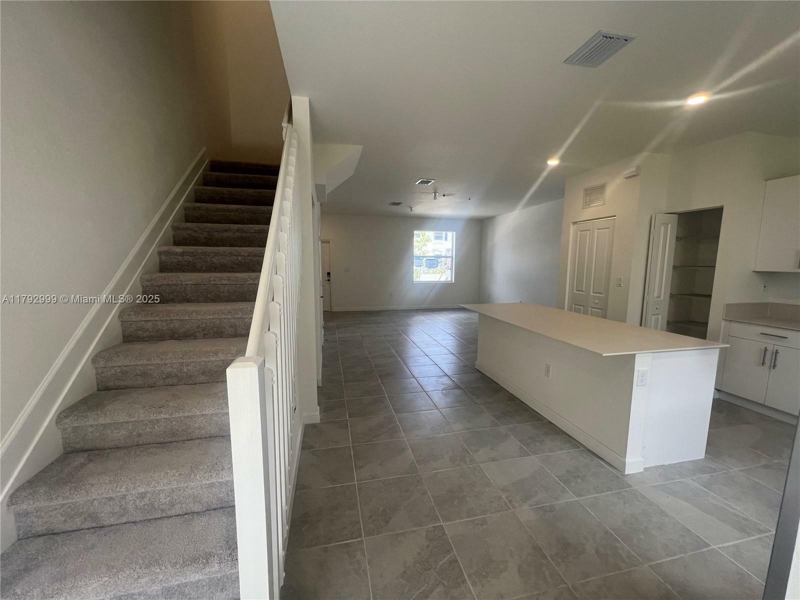 Property Photo: 1173 SE Palm Ter FL 33034