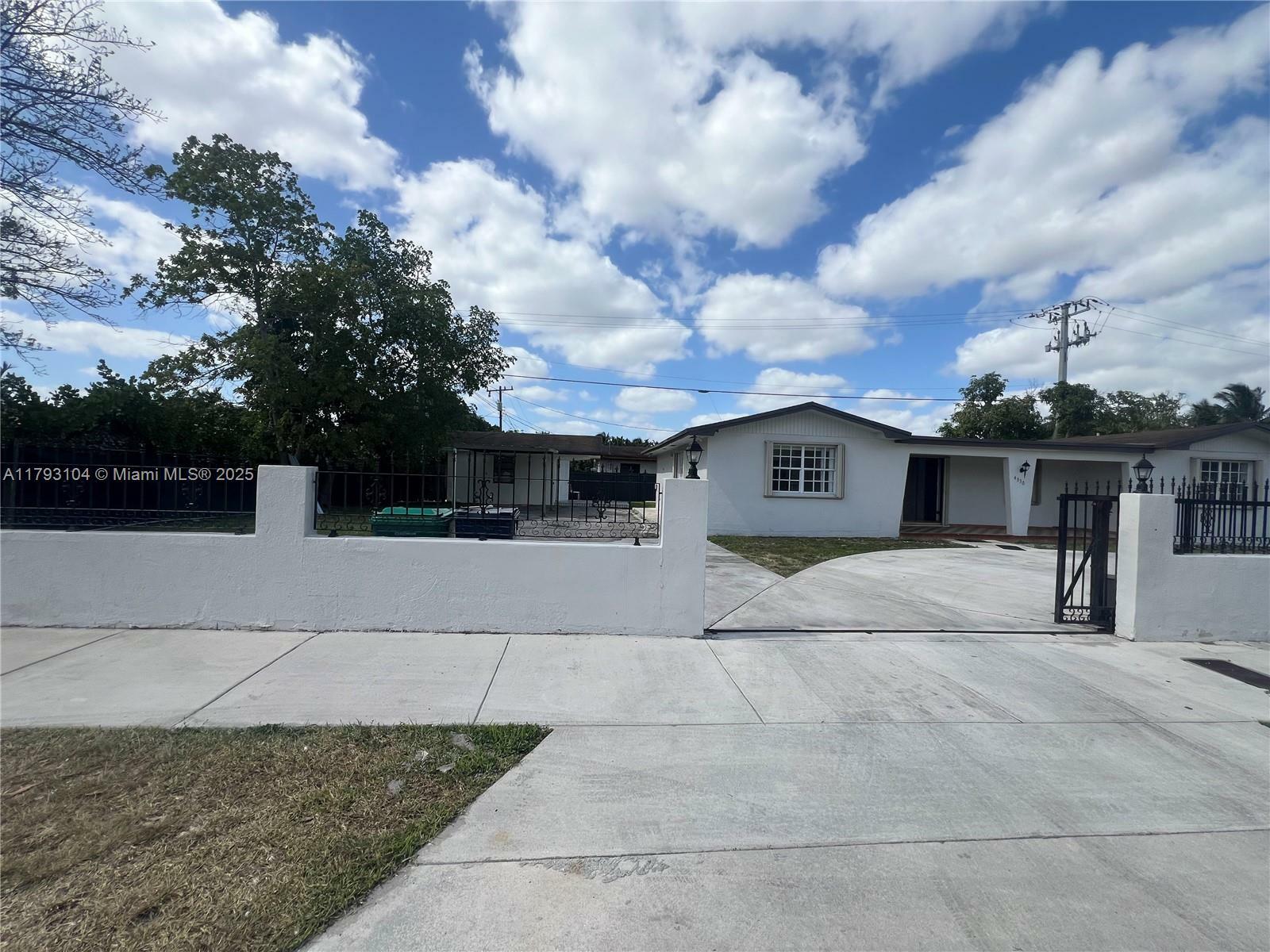 Property Photo: 4330 SW 99th Ct FL 33165