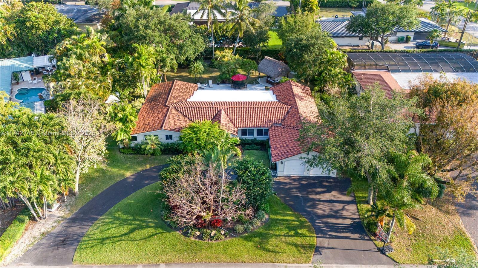 6860 SW 128th St  Pinecrest FL 33156 photo