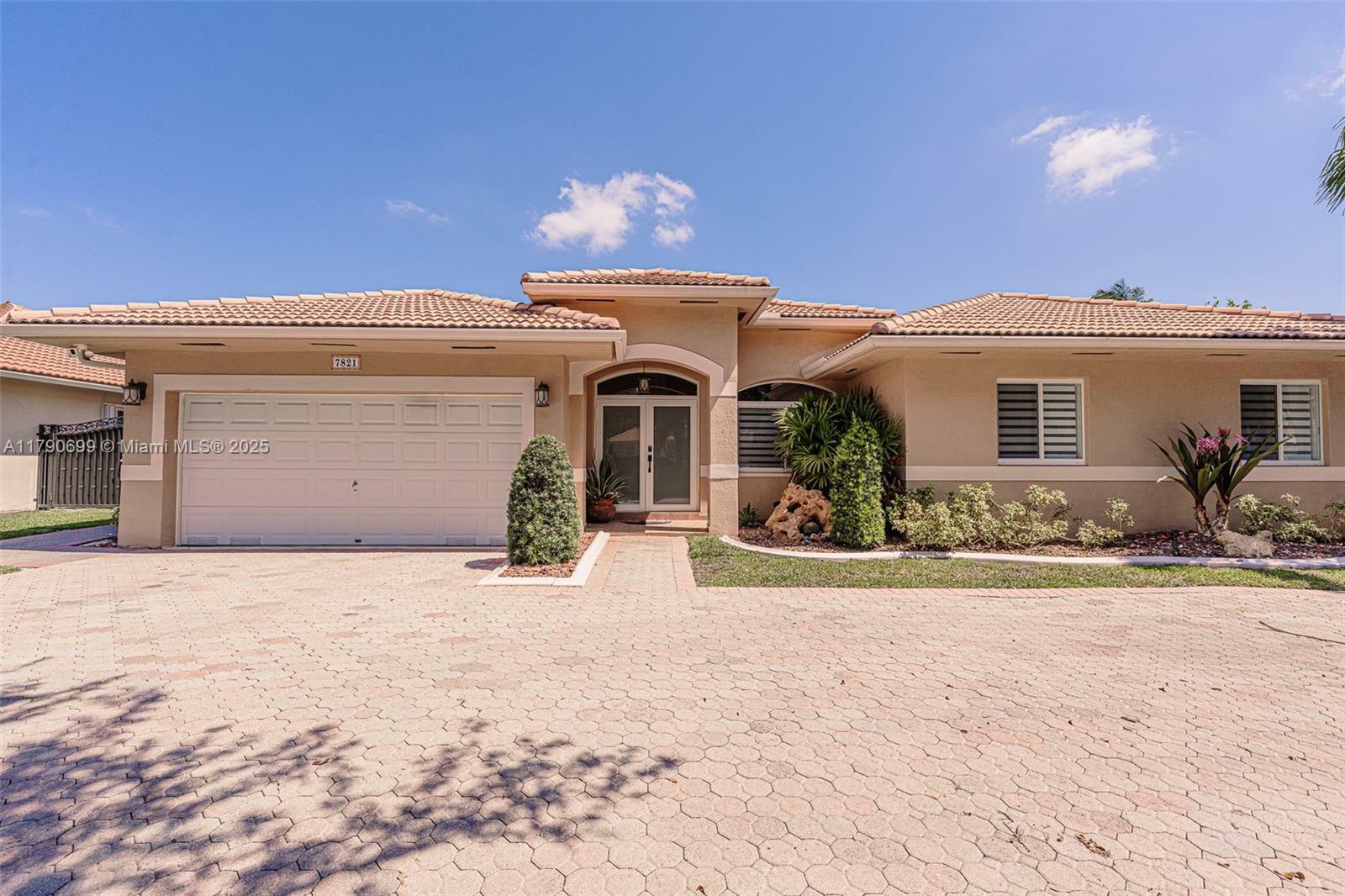 Property Photo: 7821 NW 160th Ter FL 33016