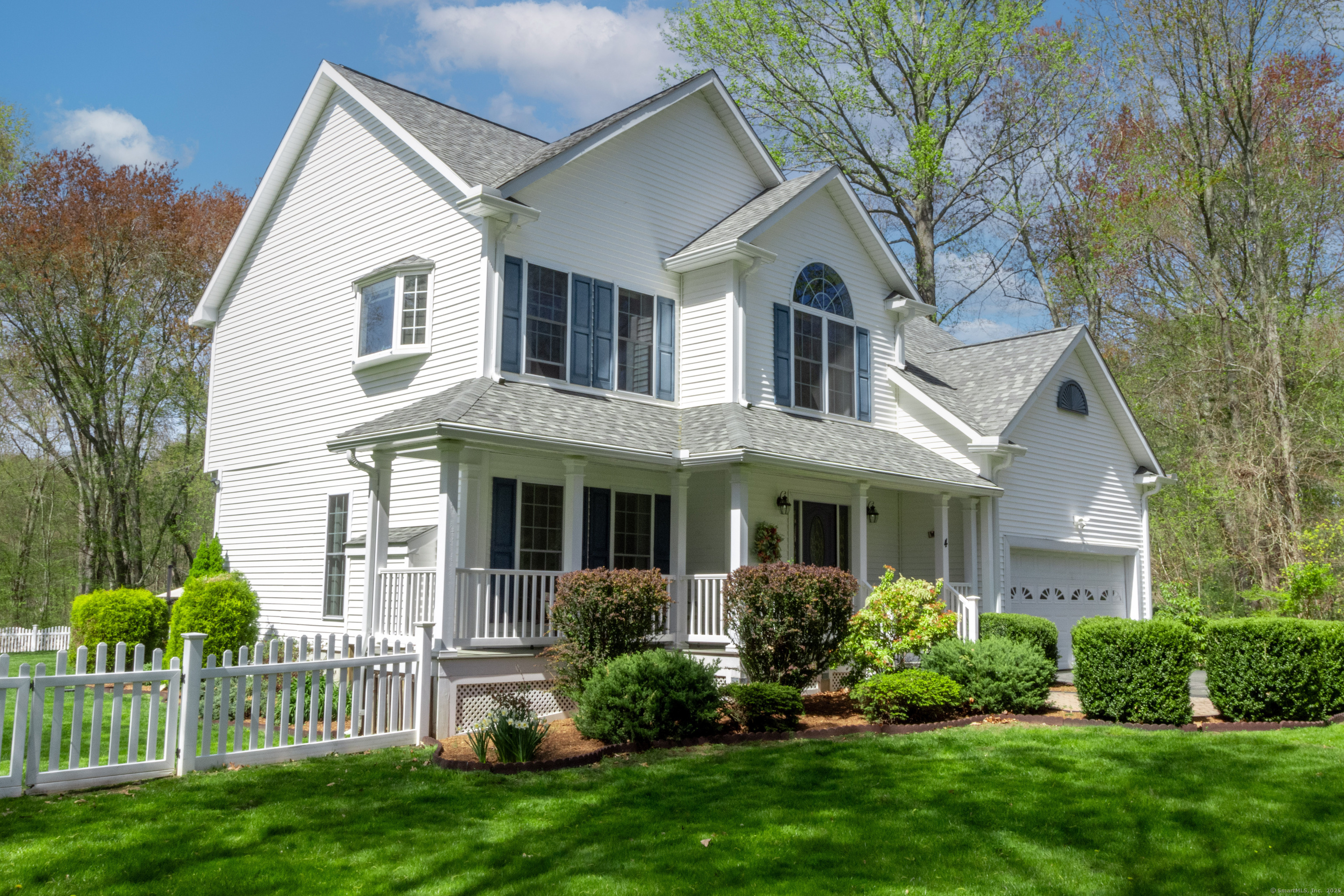 Property Photo: 4 Sherwood Trace CT 06335