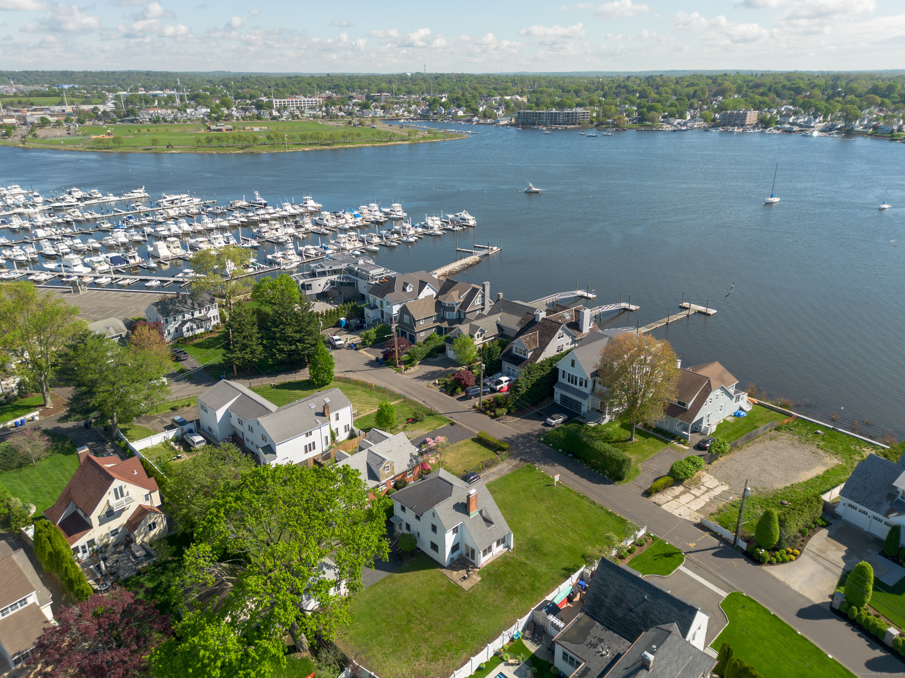 Property Photo: 25 Shorefront Park CT 06854