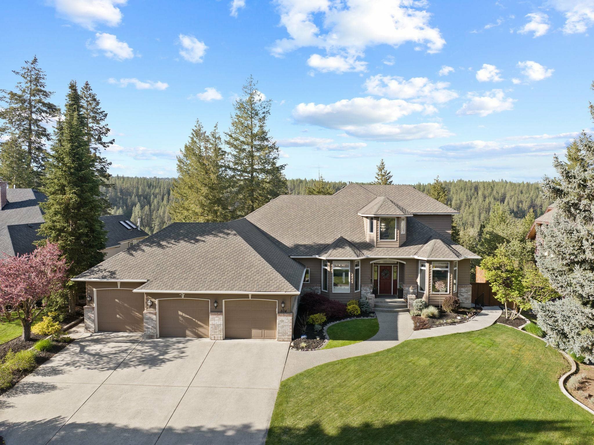 504 W Wilson Ct  Spokane WA 99208 photo