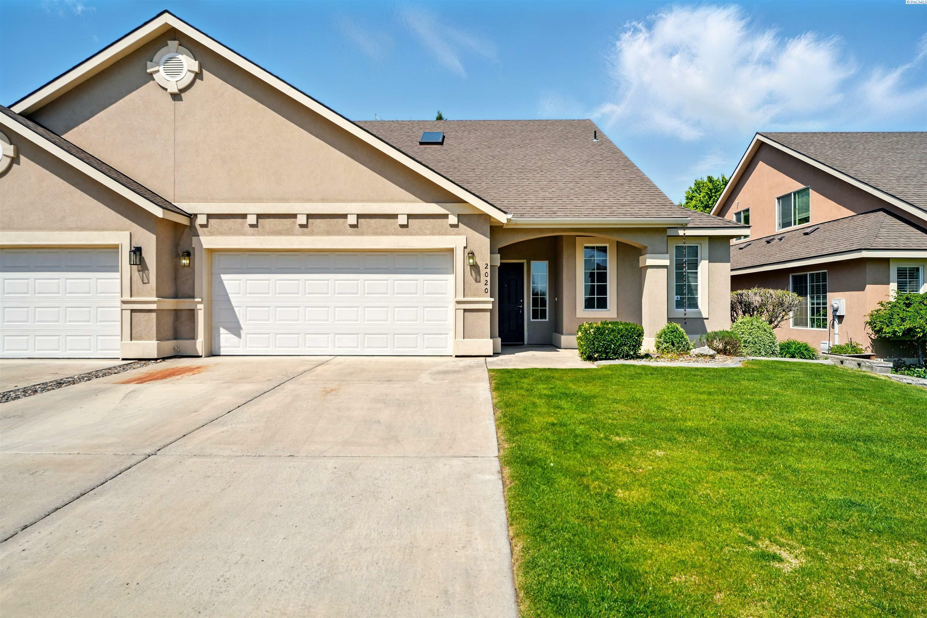Property Photo: 2020 Greenbrook Blvd WA 99352