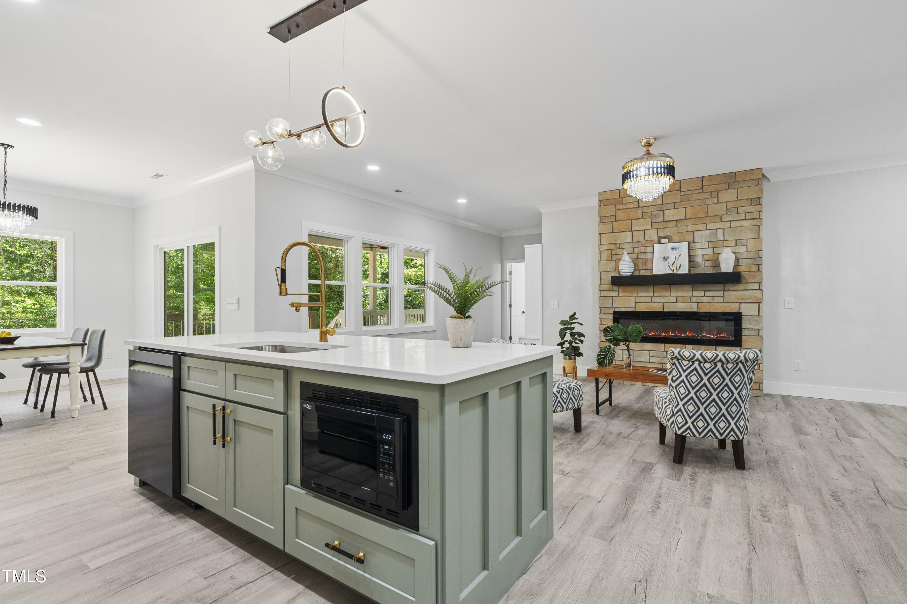 Property Photo: 107 Seminole Drive NC 27549