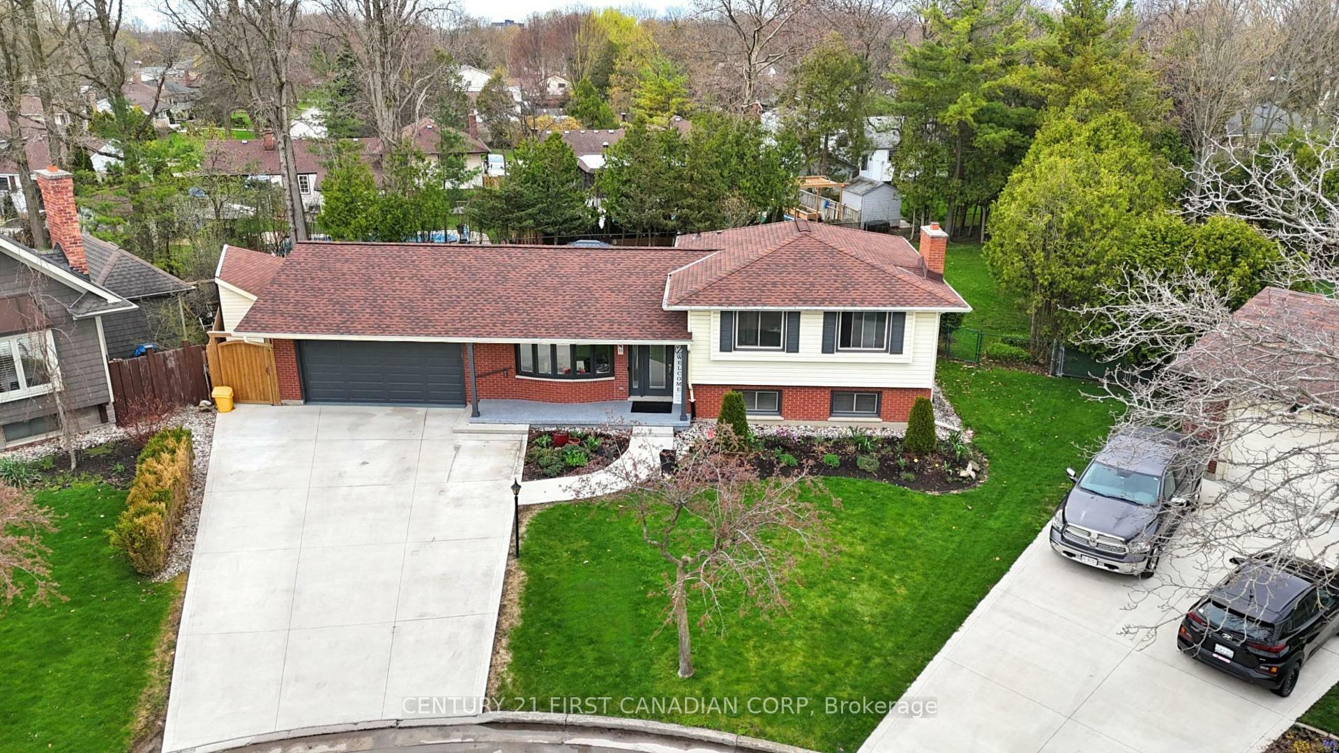 Photo de la propriété: 55 St Lawrence Place Side Split ON N6J 2G4