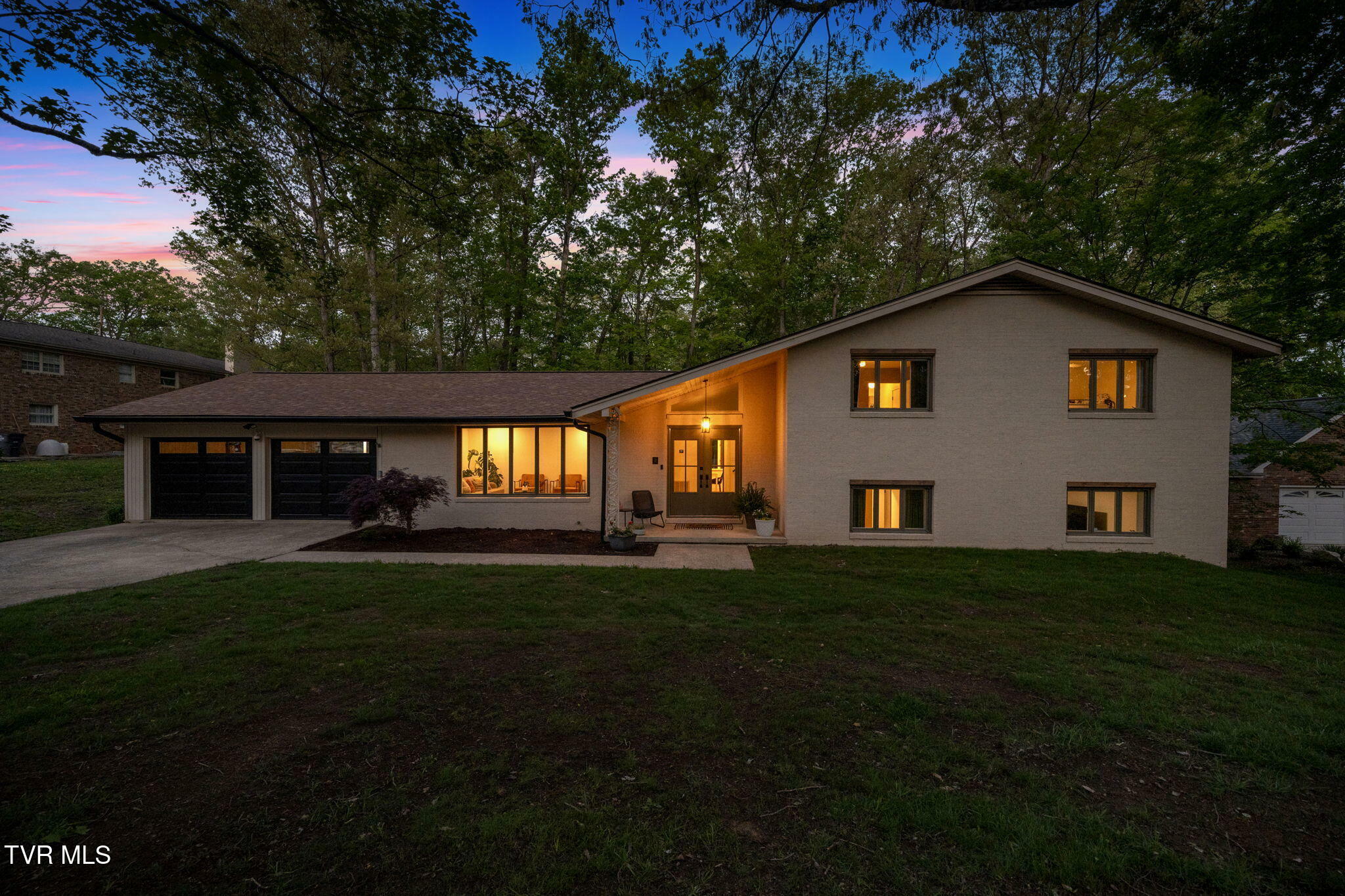 Property Photo: 2413 Essex Drive TN 37660