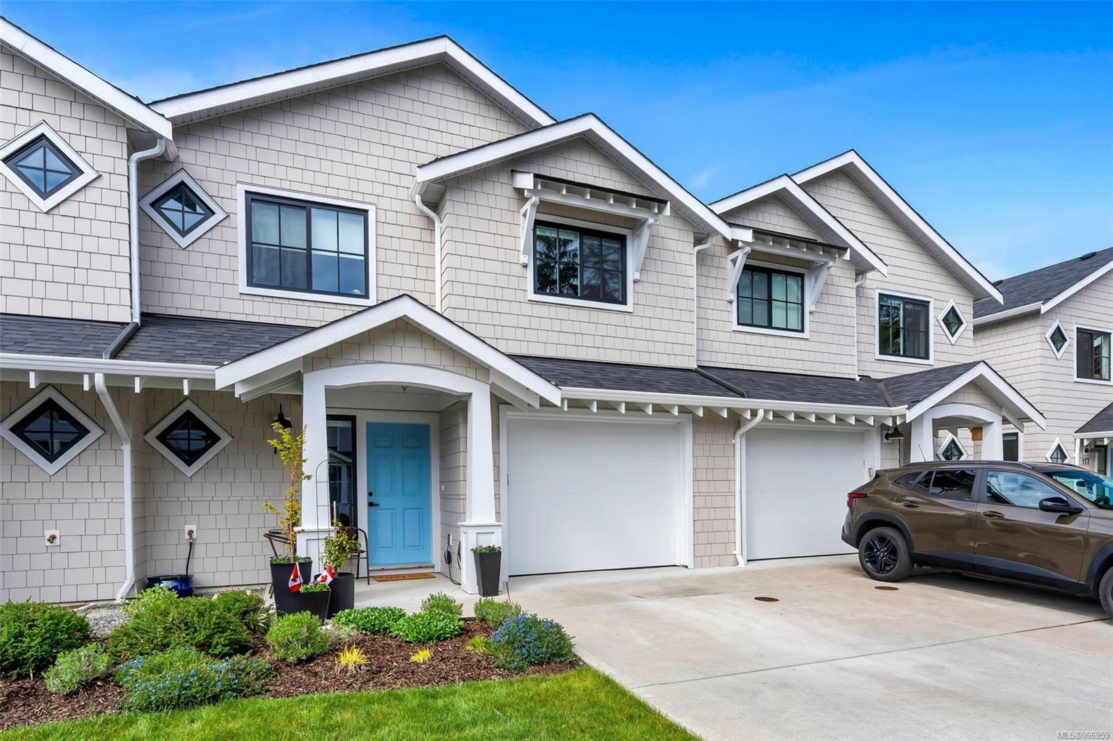 Property Photo: 2096 Kennedy St S 119 BC V9Z 1P7