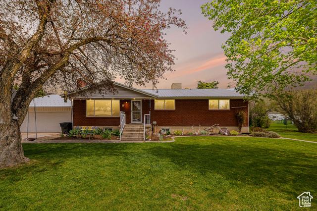 Property Photo: 75 S 300 W UT 84050