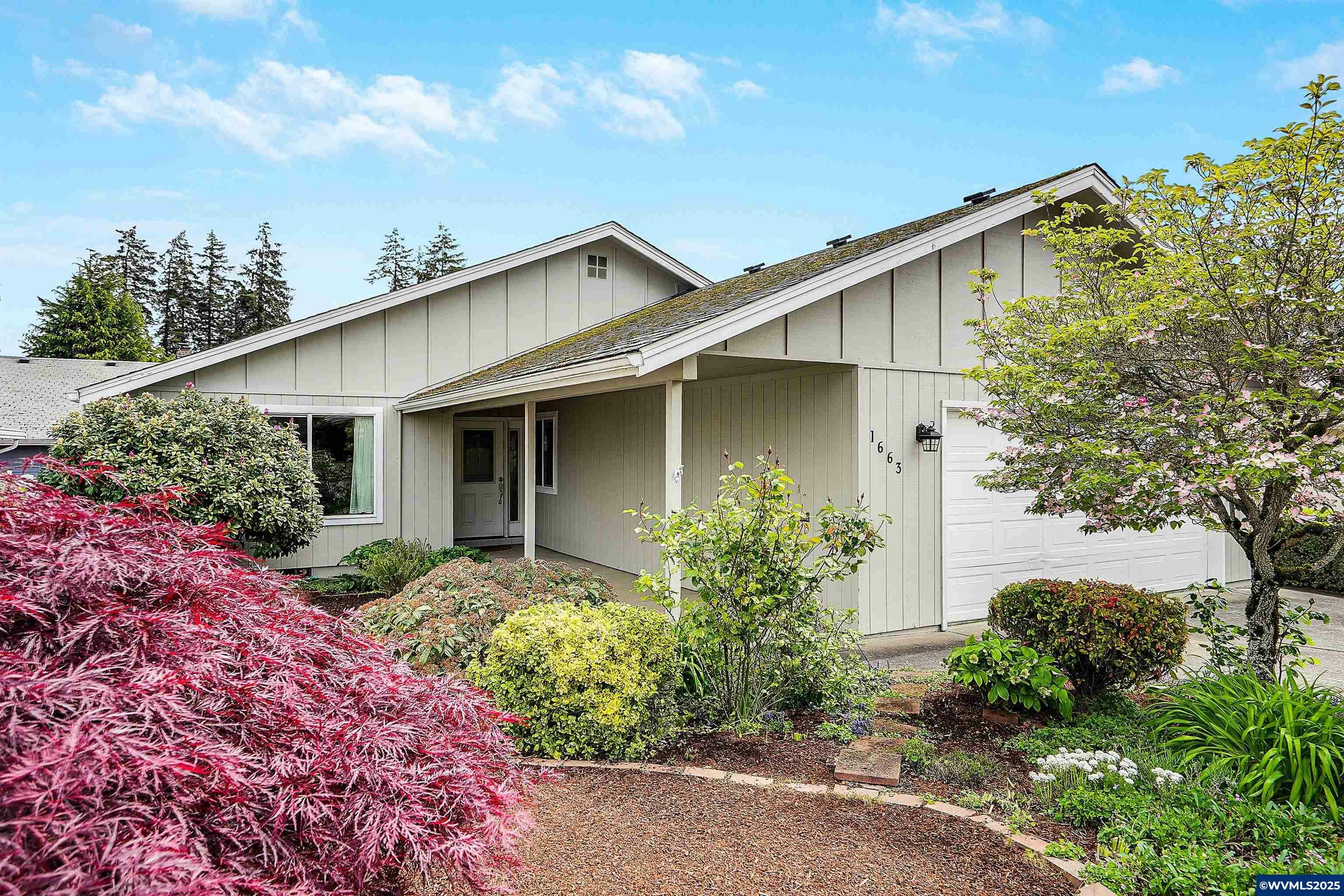 Property Photo: 1663 Sunrise Cir NW OR 97304