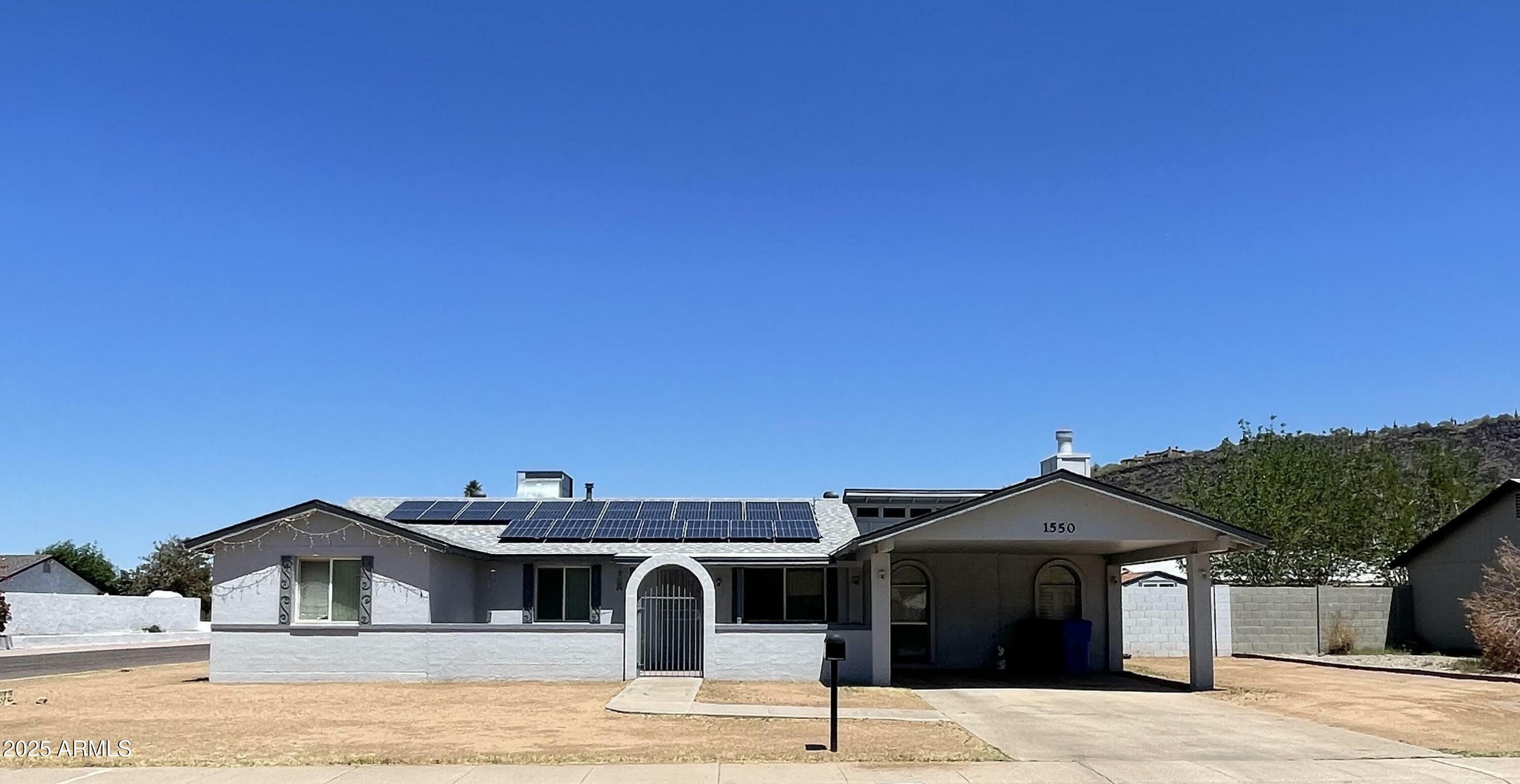 Property Photo: 1550 W Willow Avenue AZ 85029