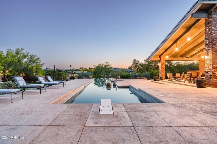 Property Photo: 6830 N 46th Place AZ 85253