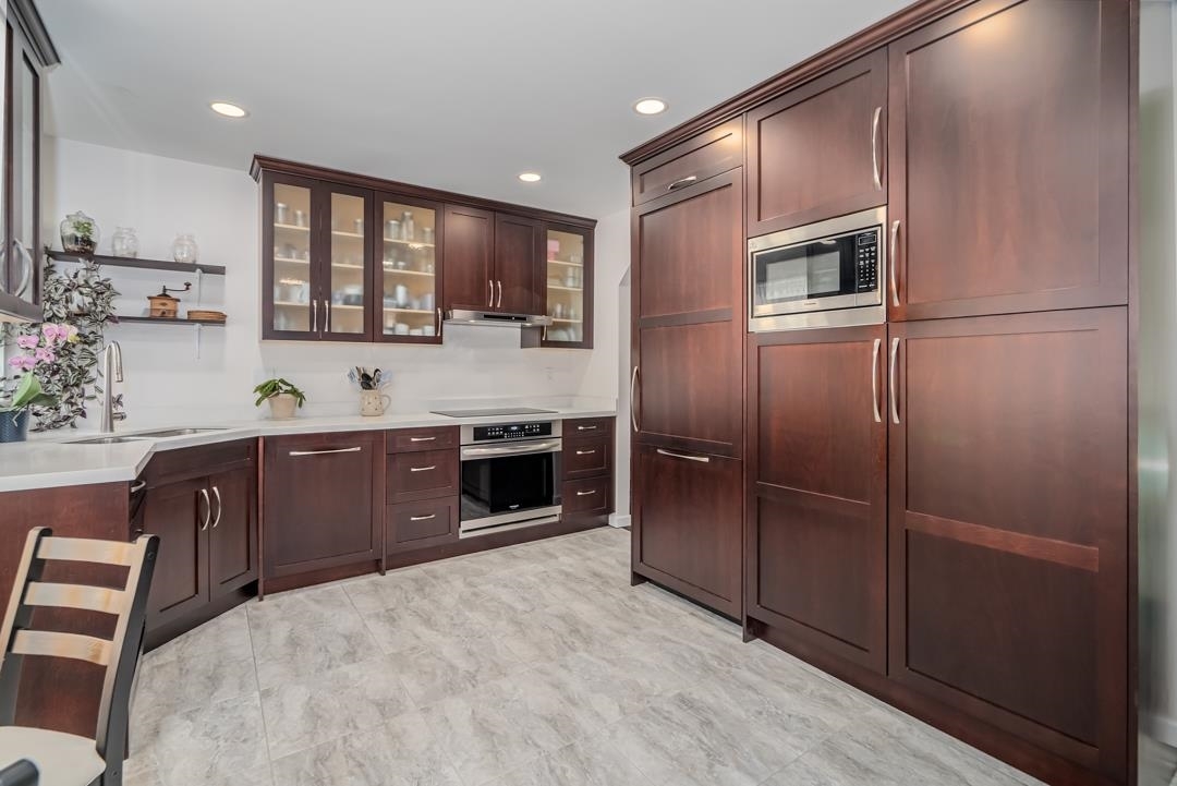 Property Photo: 10584 153 Street 201 BC V3R 9V1