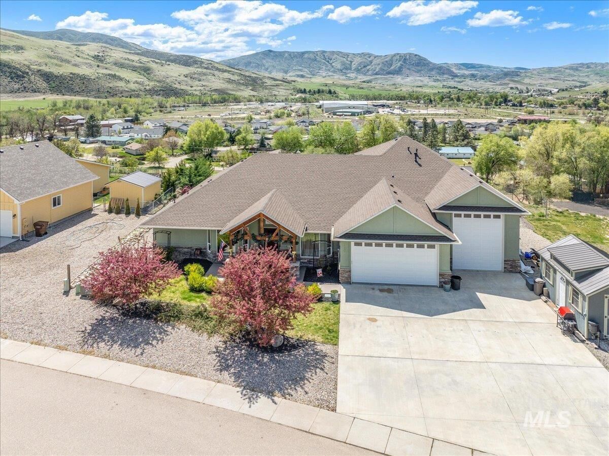Property Photo:  120 S. Riverside Dr.  ID 83629 