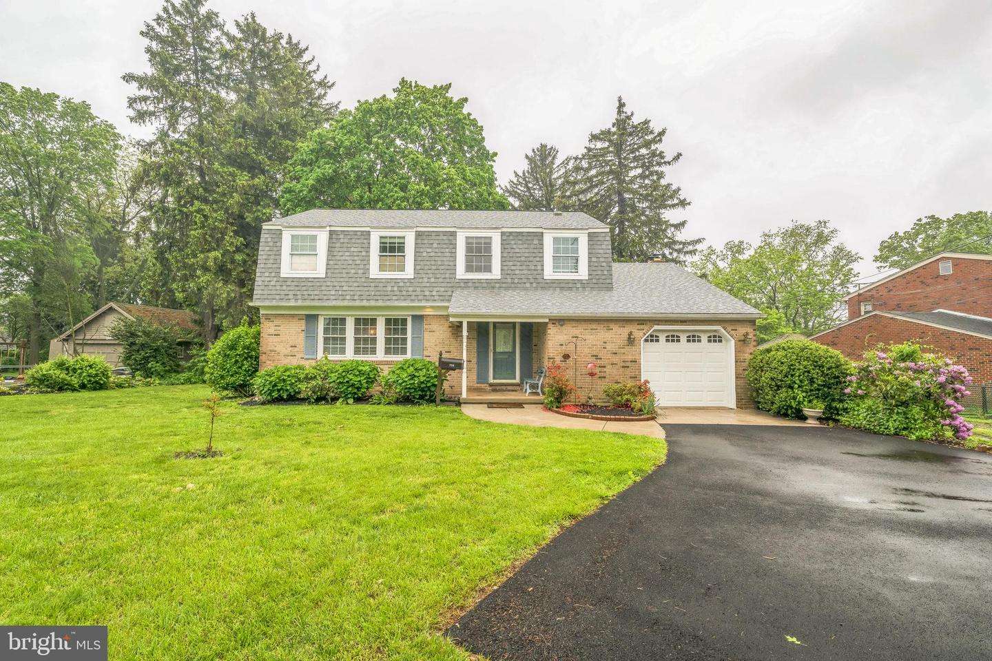 Property Photo: 755 Shawmont Avenue PA 19128