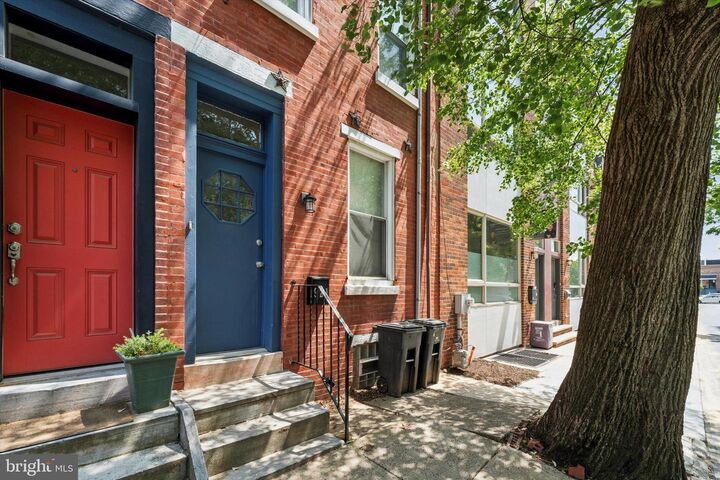 Property Photo: 921 N Randolph Street PA 19123