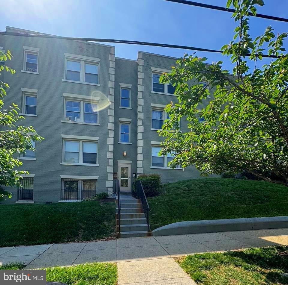 Property Photo: 4408 1st Place NE 14 DC 20011