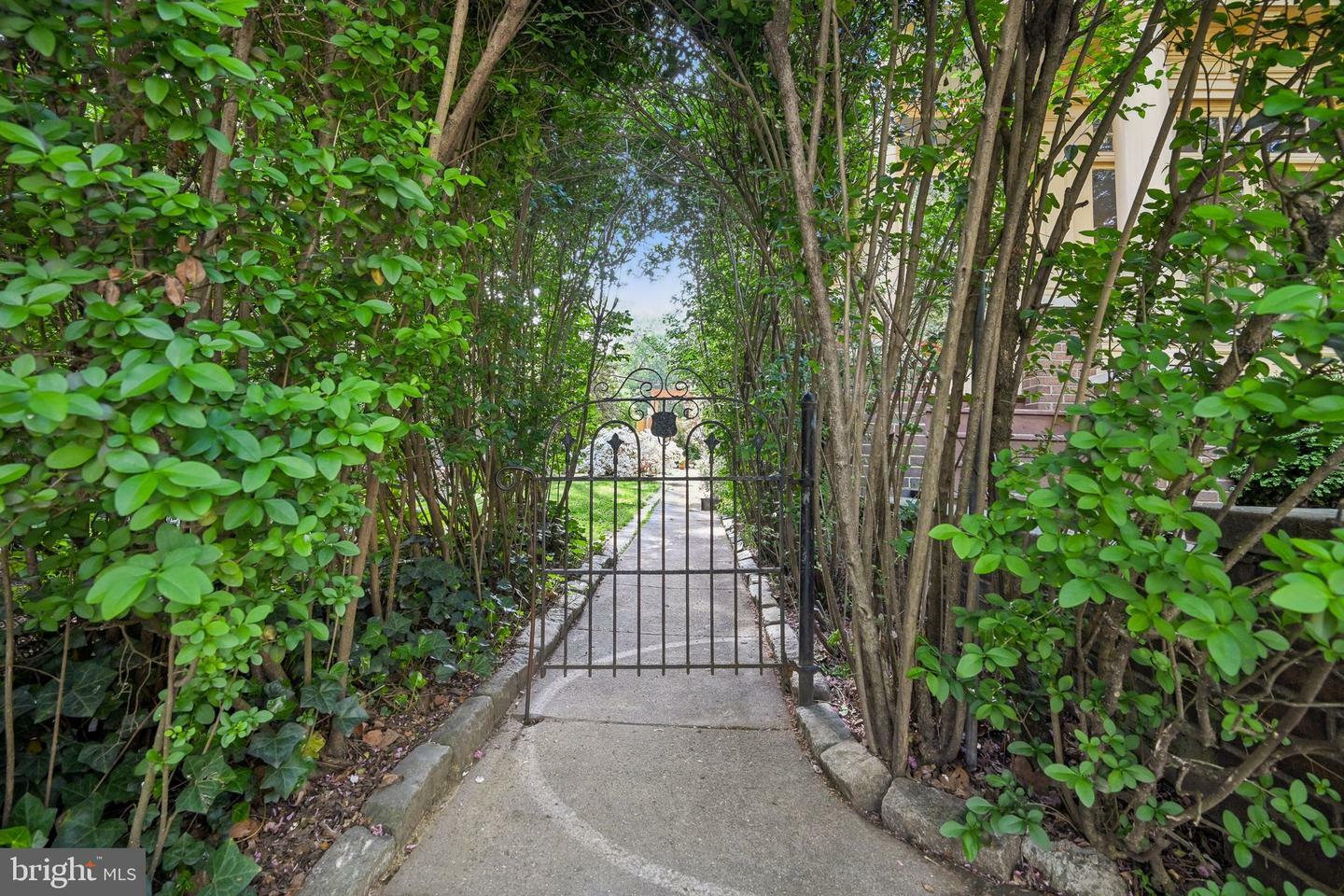 Property Photo: 526 S 46th Street PA 19143