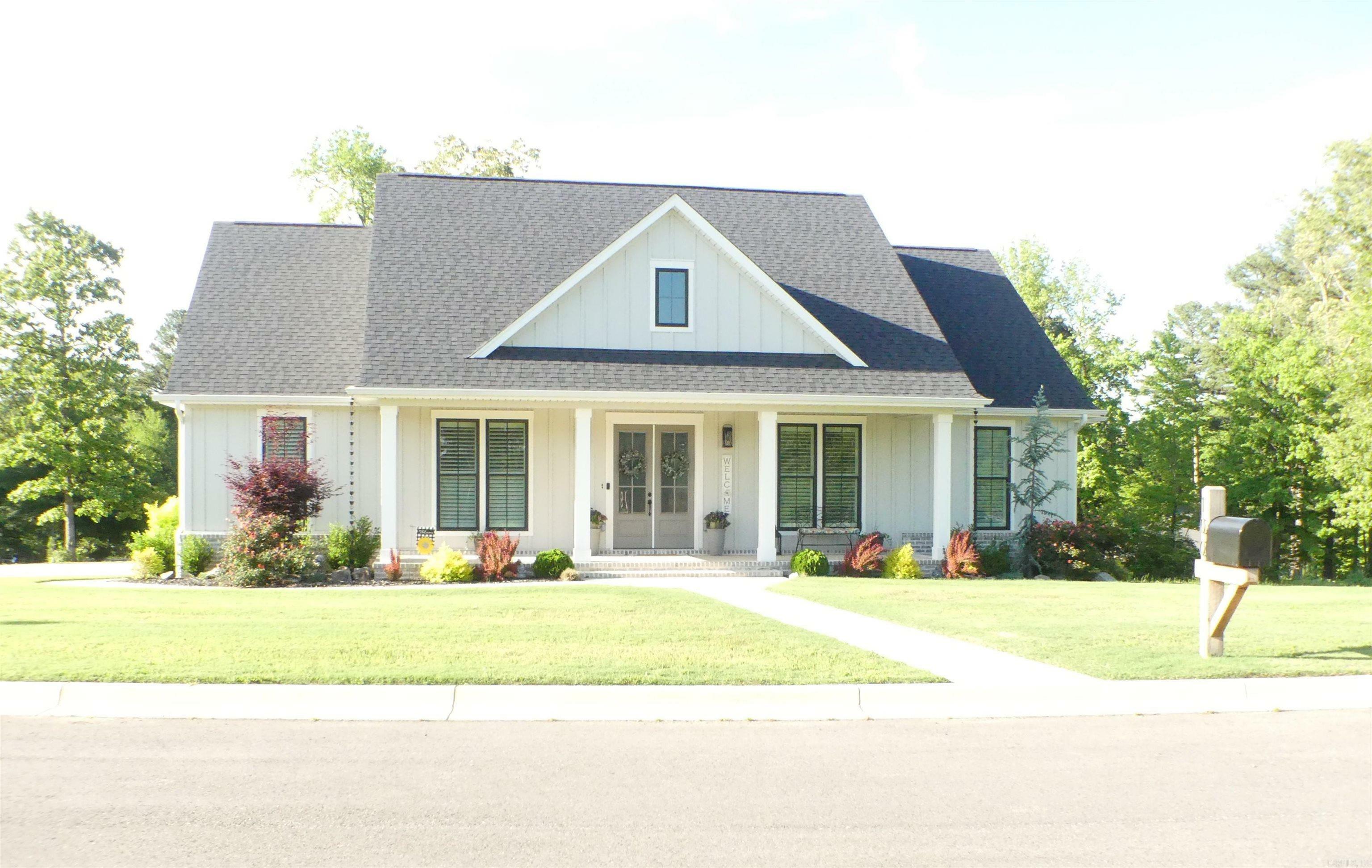 100 Laurie Dr  Mena AR 71953 photo
