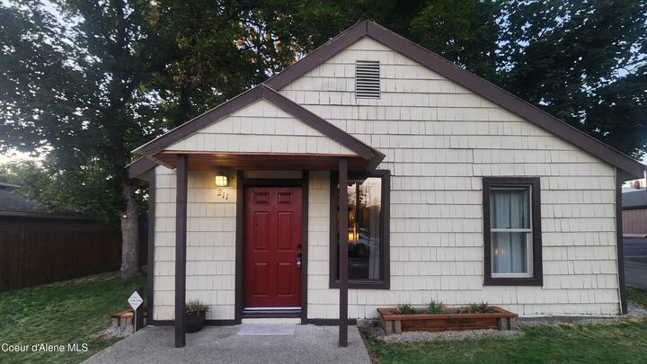 Property Photo:  211 E Birch Ave  ID 83814 