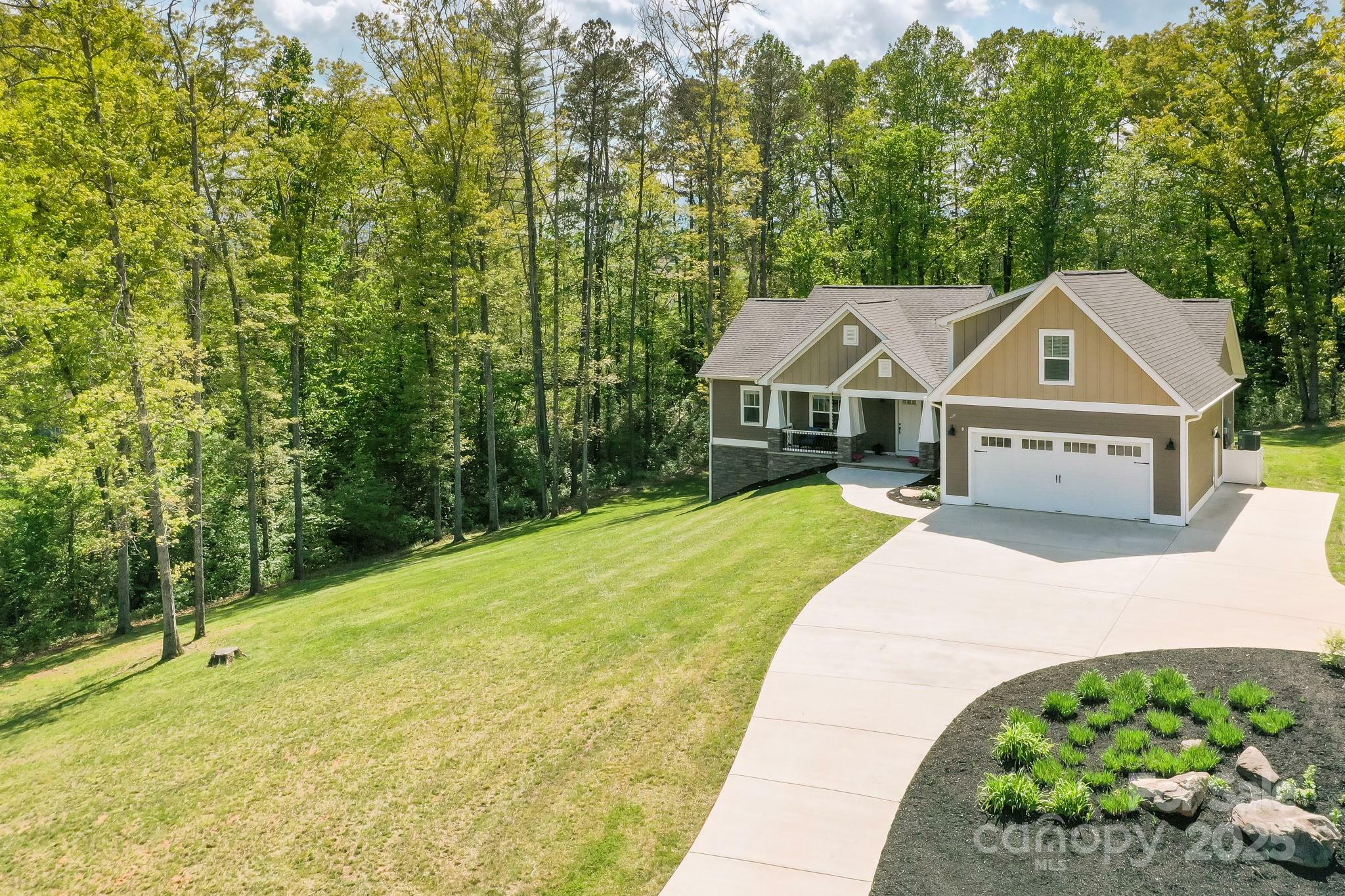 7 Grizzly Drive  Leicester NC 28748 photo