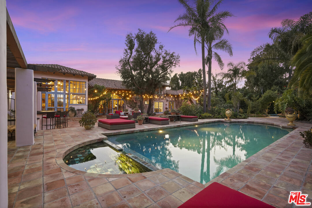 Property Photo: 7332 Birdview Ave CA 90265