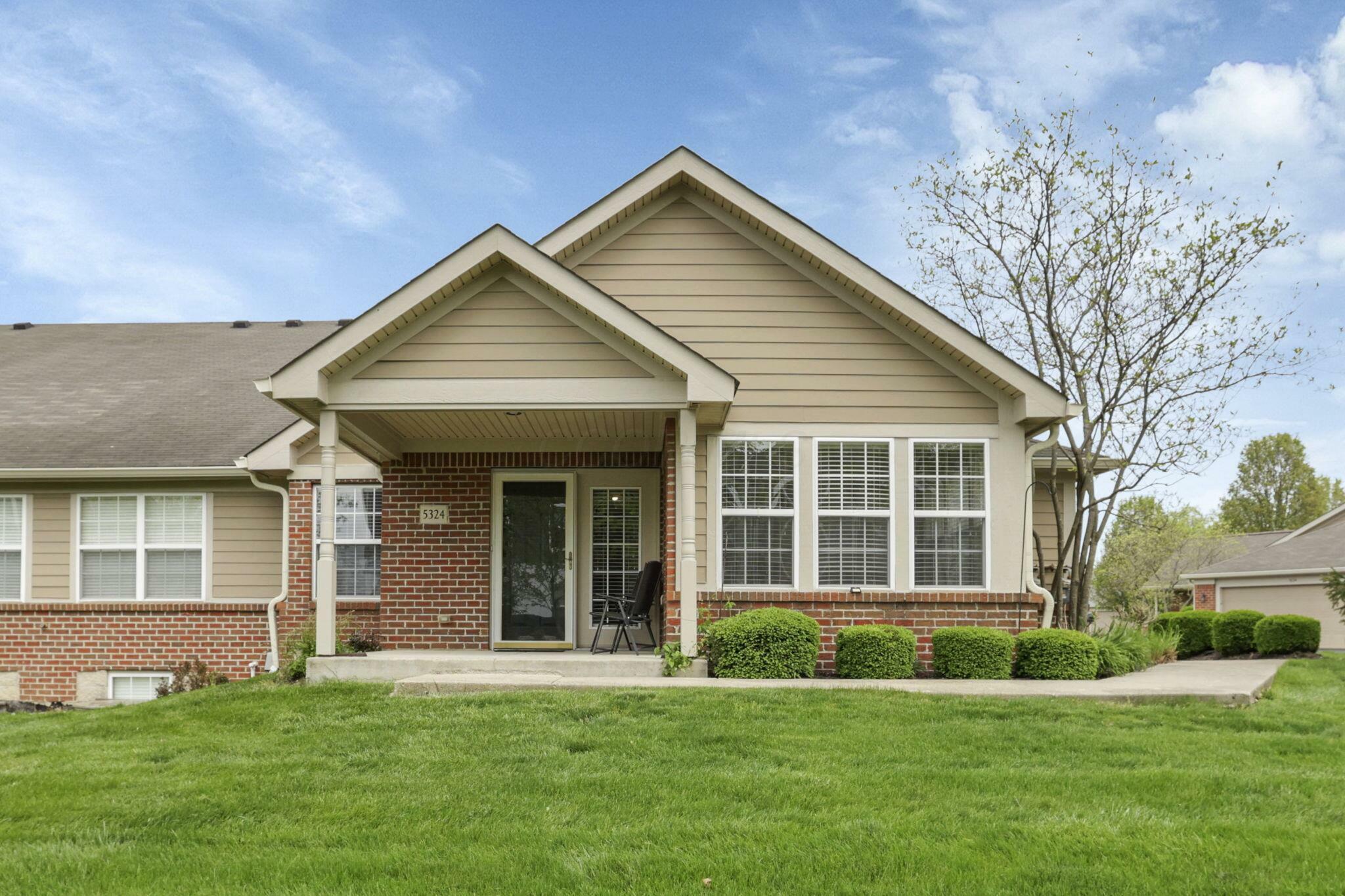Property Photo: 5324 Nottinghamshire Lane OH 43081