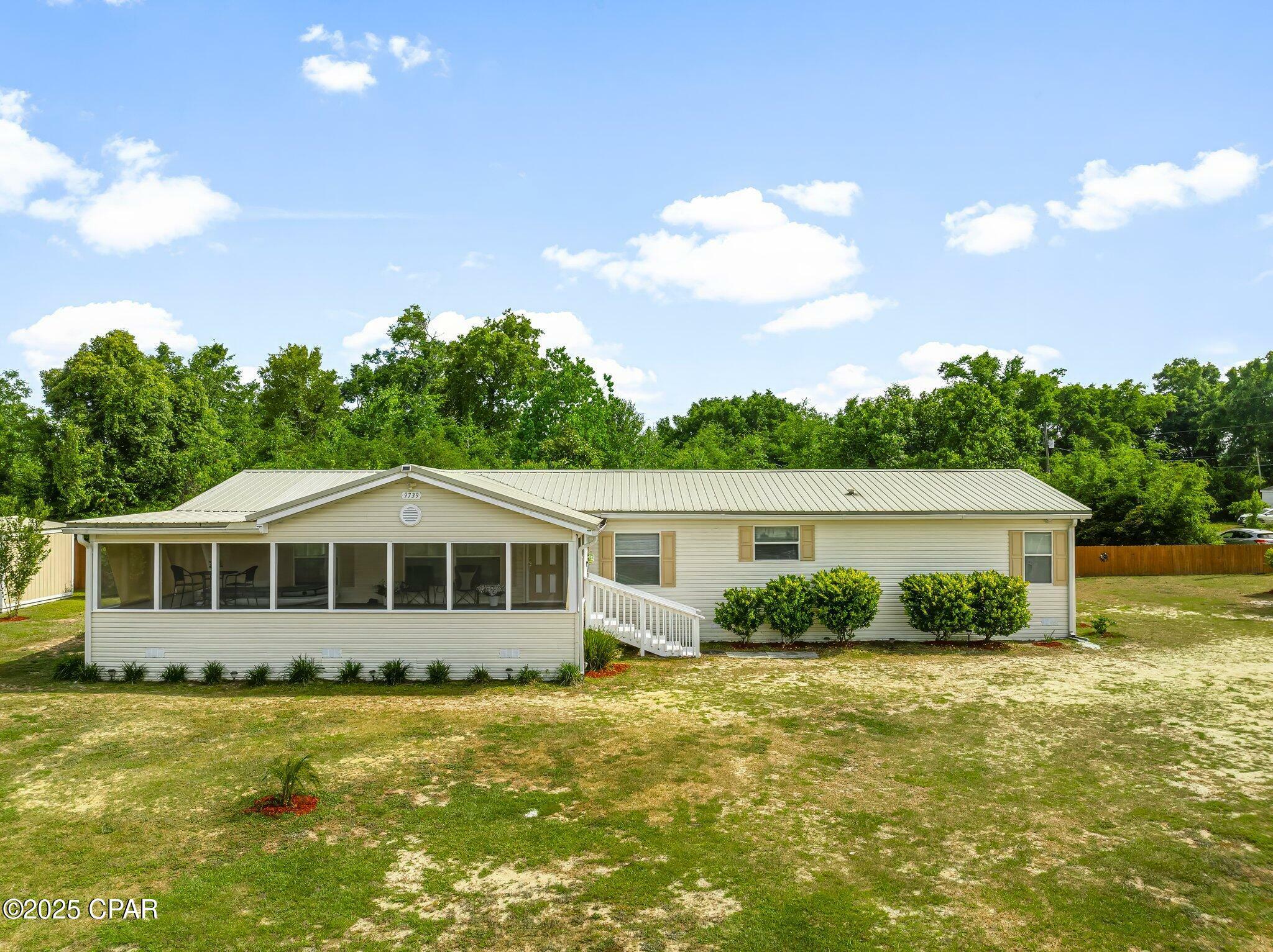 Property Photo: 9739 Creek Bank Drive FL 32466