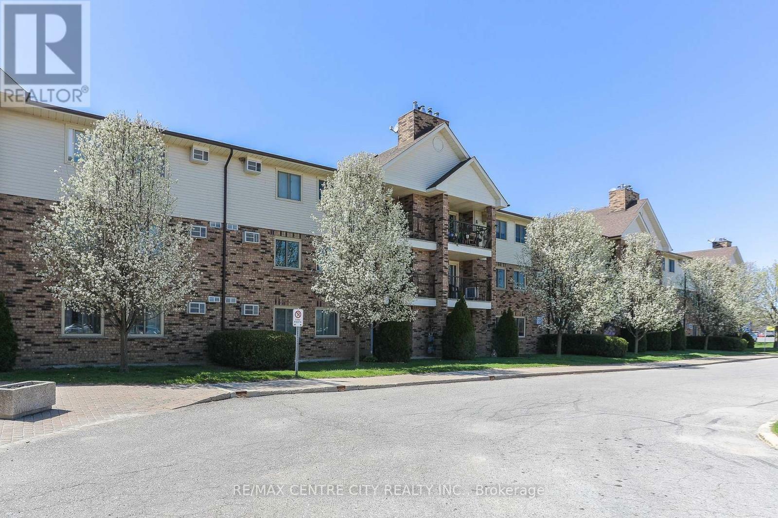 Property Photo: 440 Wellington Street 308 ON N5R 5X5