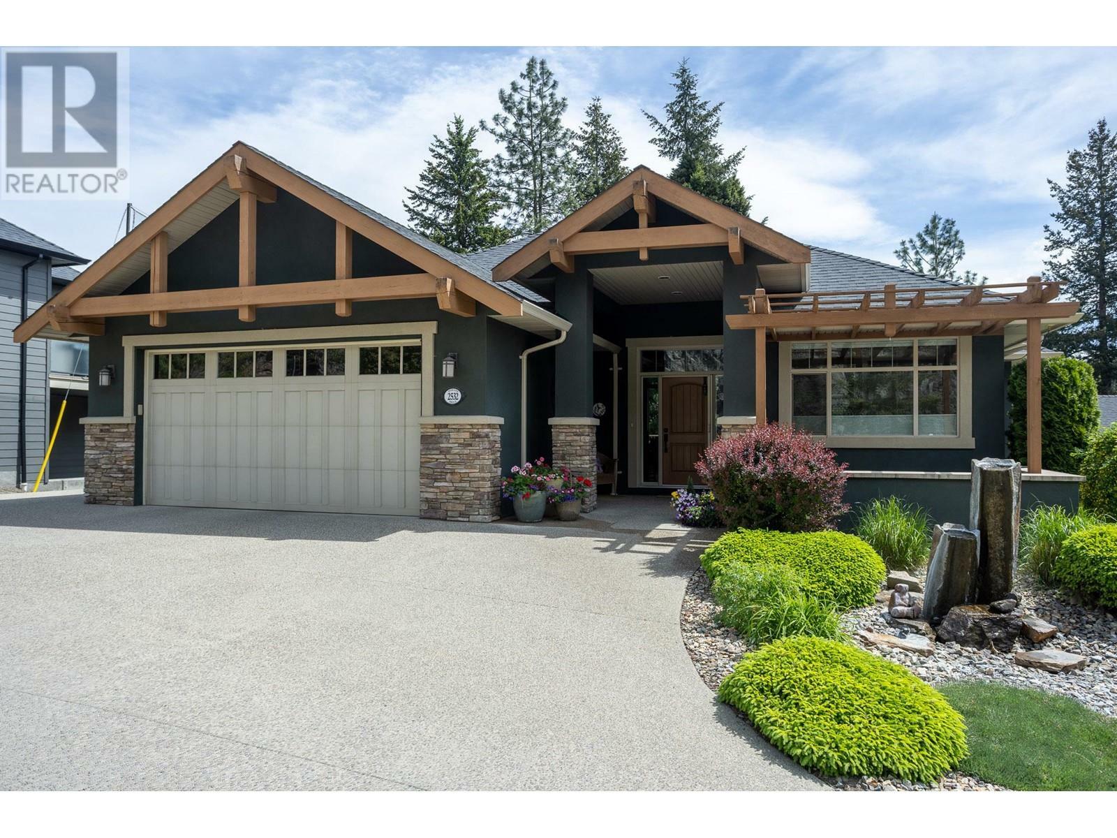 Property Photo: 2532 Tuscany Drive BC V4T 3B6