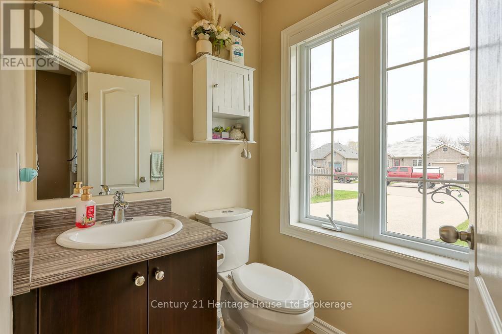 Photo de la propriété: 27 Tompkins Court ON N0J 1P0