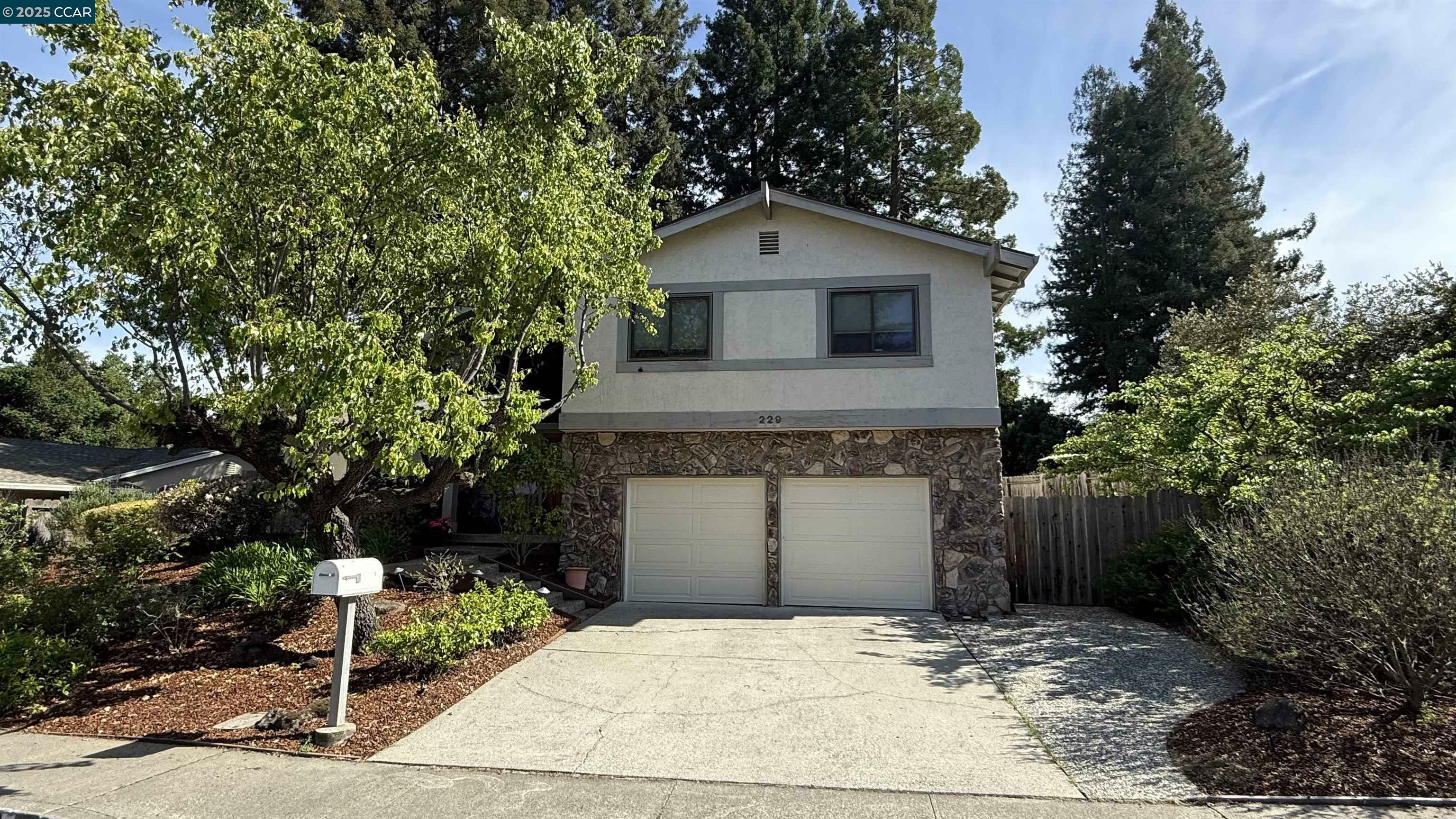 Property Photo: 229 Devon Ave CA 94523