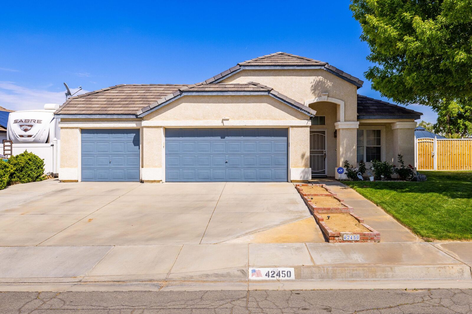 Property Photo:  42450 Blossom Drive  CA 93536 