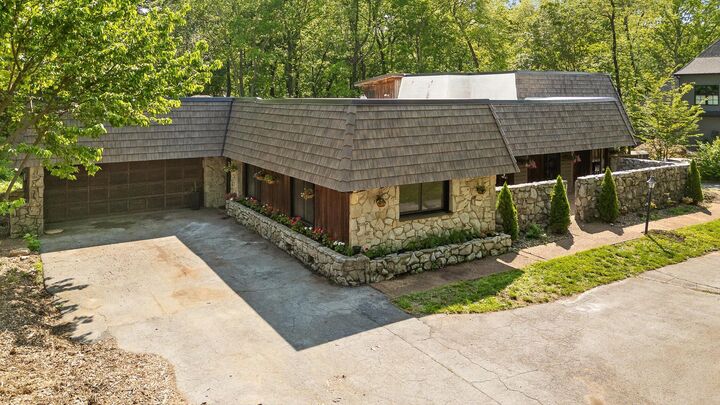 Property Photo: 220 Palisades Drive TN 37377