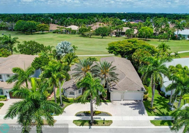 Property Photo: 2529 Montclaire Cir FL 33327